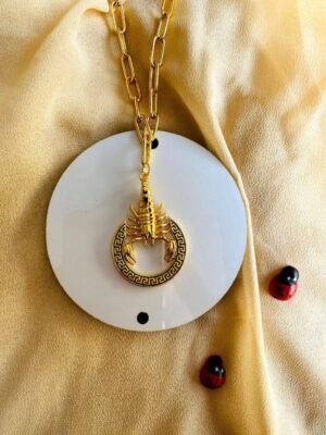 قلاده العقرب