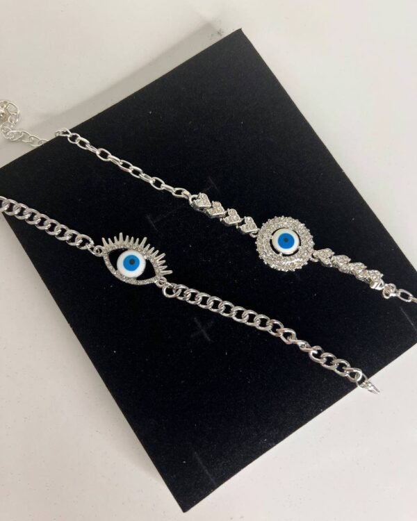اساور فضيه شكل عيون أزرق