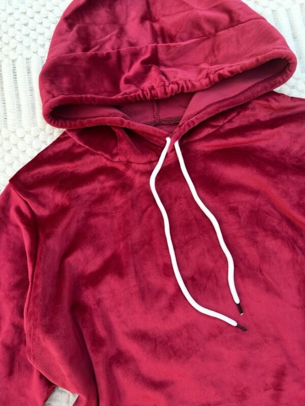 تراك ماروني وابيض