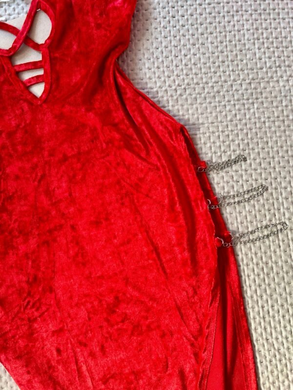 فستان قديفه احمر