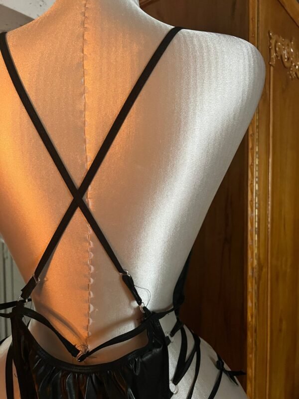 لانجري اسود واحمر جلد🔥