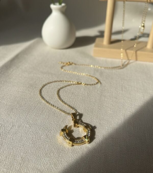 قلاده مسمار انيقه